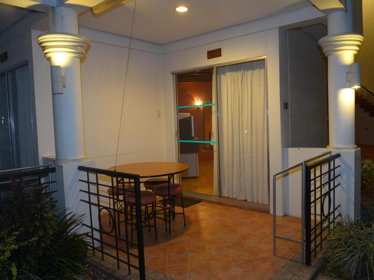 Palmas Del Mar Hotel Bacolod Exterior foto